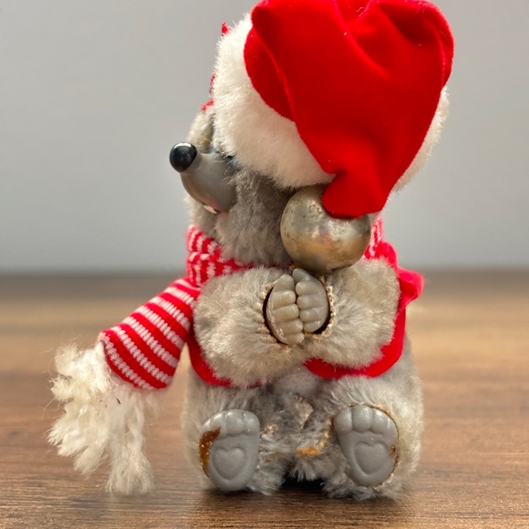 VINTAGE Gray Christmas MOUSE CLIP ON HUGGER Gripper Toy Pencil Santa Plush 1980s - Picture 5 of 10